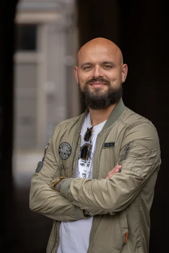 Sander tattoo studio marketer